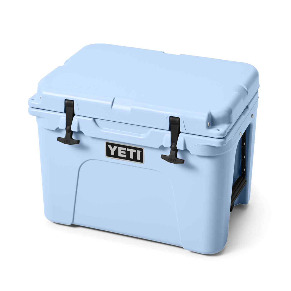 YETI Tundra 35 Hard Cooler (Limited Edition Big Sky Blue)