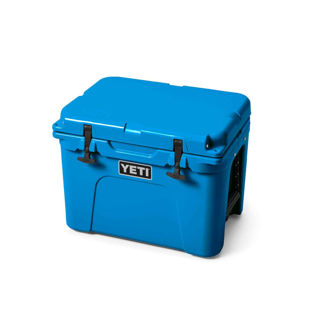 YETI Tundra 35 Hard Cooler (Limited Edition Big Wave Blue)
