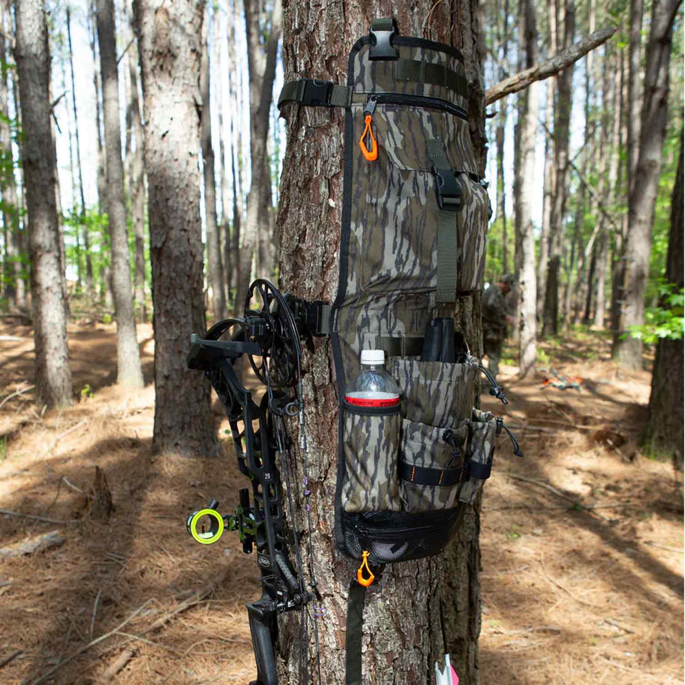 Twisted Iron Tree Hugger Mossy Oak Bottomlands