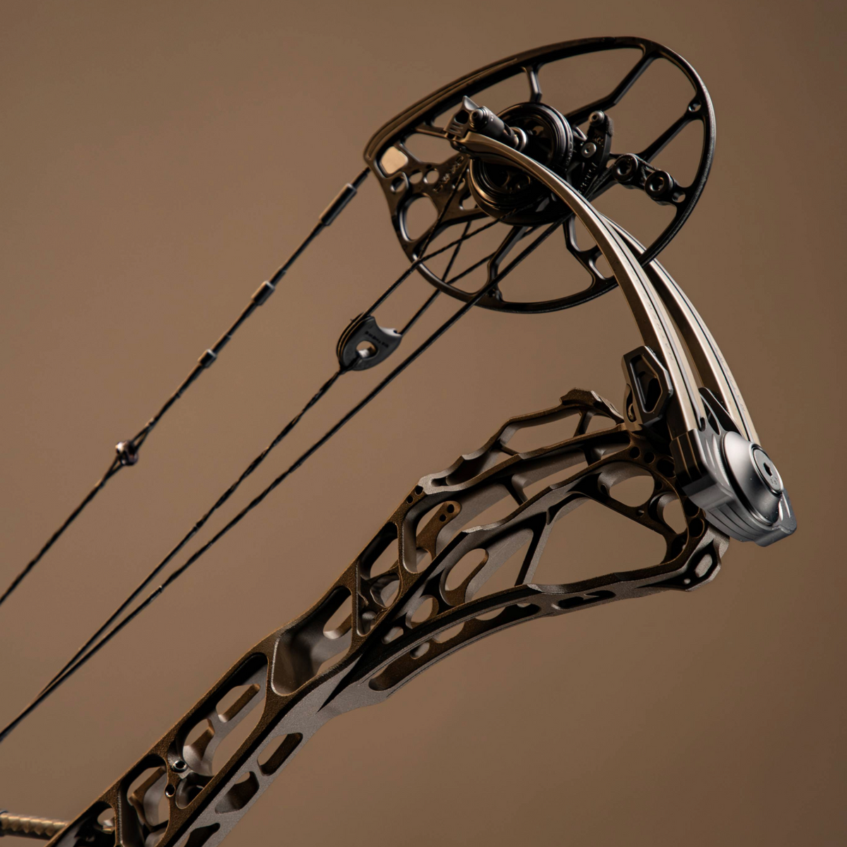 Mathews ARC in the new Kodiak Brown  color option.